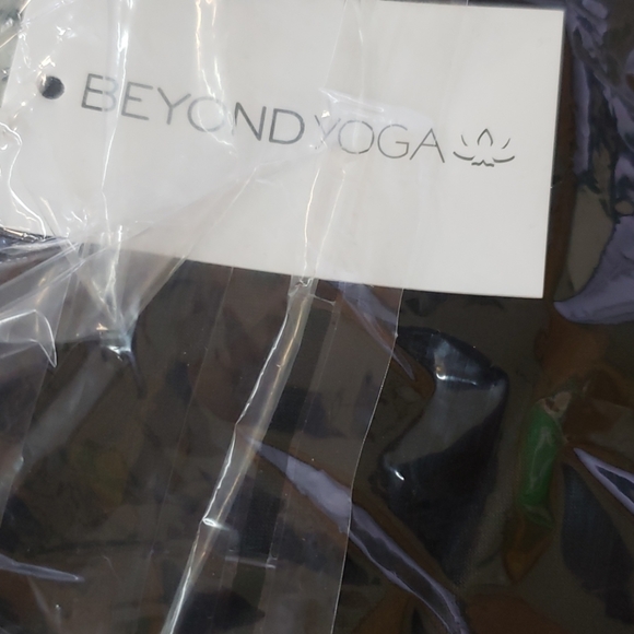 Beyond Yoga Hidden Pocket Infinity Scarf - Picture 3 of 3